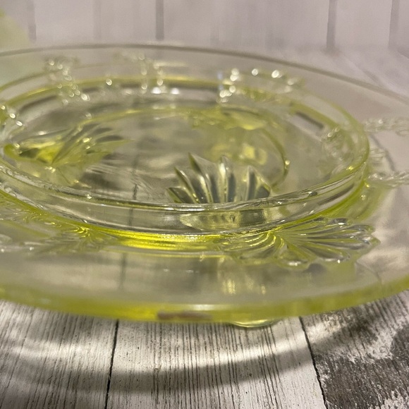 Vtg Uranium Glass Lidded Cheese Tray - Candy Dish - Picture 9 of 9